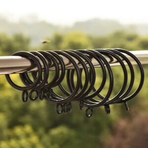 anneaux rideaux circle en noir metallique pour une suspension 583 1