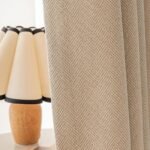 rideau beige style lin pour une decoration chic et apaisante 798 1