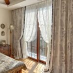 rideau blanc et noir a motifs pour une ambiance romantique oeillets 251 1