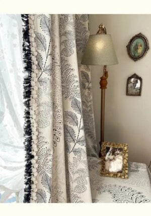 rideau blanc et noir a motifs pour une ambiance romantique oeillets 881 1
