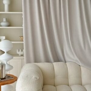 rideau elegant blanc casse pour une decoration chic et intime 238 1