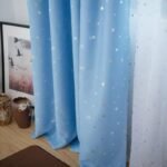 rideau occultant tana bleu ciel avec etoiles argentees pour bebe 803 1