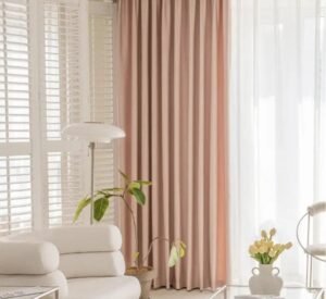rideau rose poudre elegant pour un espace de vie apaisant oeillets 164 1