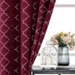 rideau rouge a motifs moderne pour une deco contemporaine 559 1