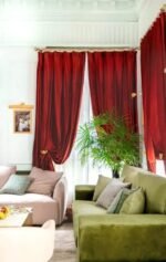 rideau rouge elegant pour une decoration interieure raffinee pli 586 1