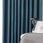 rideau scandinave bleu marine vita avec motif geometrique elegant 175 1
