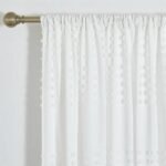Rideau Voilage Blanc Pompon Pour Une Ambiance Lumineuse Et Chaleureuse