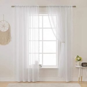 rideau voilage laulila a pompons joyeux pour chambre dadolescente 768 1