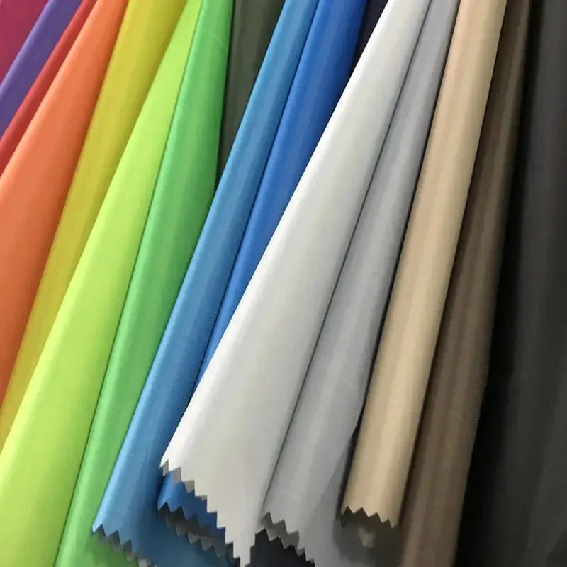 Tissu Rideau Occultant Parrot : Personnalisez Votre Espace Avec Style